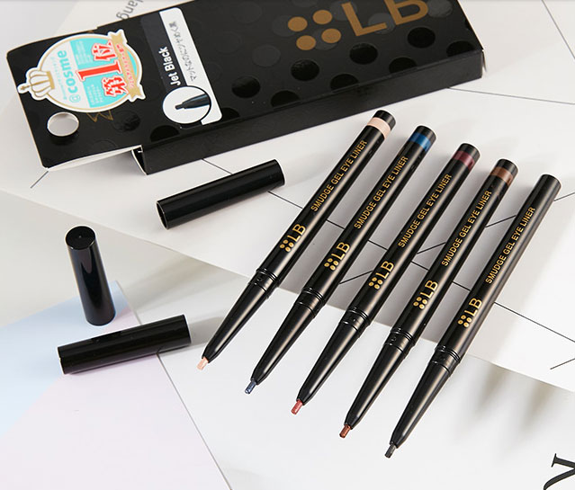 眼睛放大的秘诀离不开它!眼线胶笔或许比眼线笔更适合你