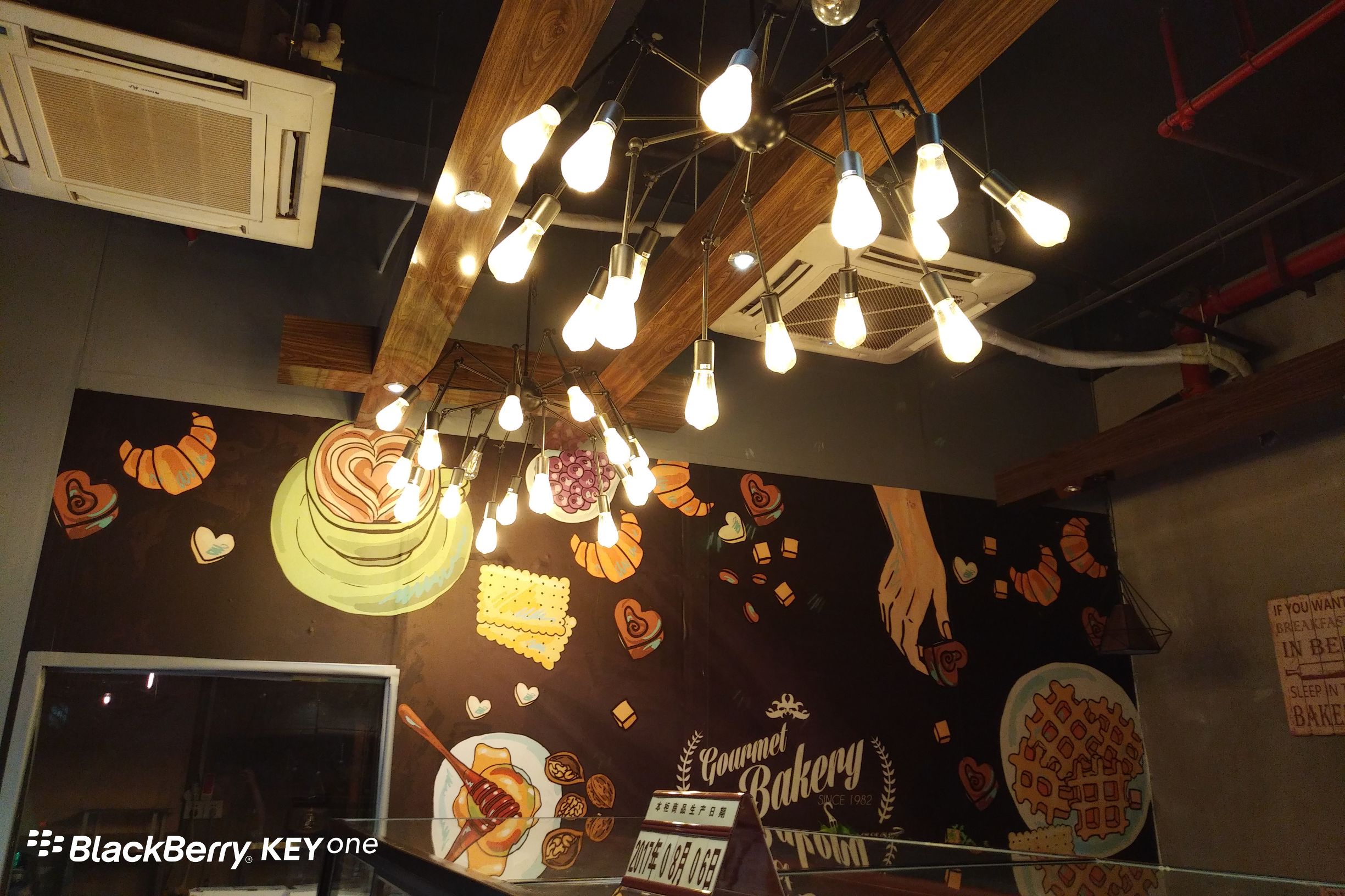 黑莓KeyOne国行上手评测：全键盘情怀的又一次升华