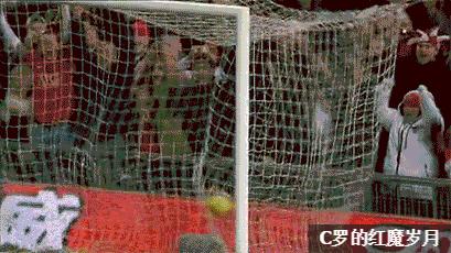 c罗短时间踢出电梯球教学,足球比赛c罗射门教学