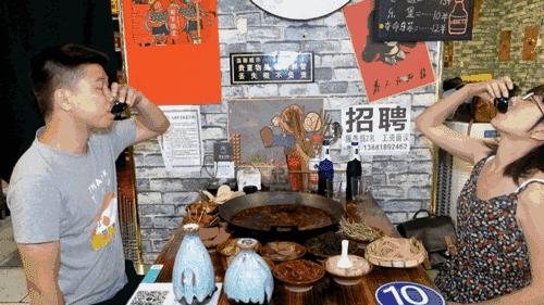 只卖红锅的火锅,只卖红汤的火锅