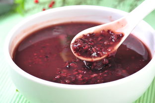 女人小肚子比较大，都是湿气重惹的祸，还不祛湿吗