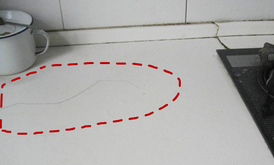 为啥石英石做橱柜台面也开裂,人造石橱柜台面耐用吗