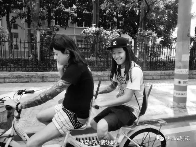 黑撒乐队贫穷高中生的快乐生活,黑撒乐队最好听的陕西方言歌曲