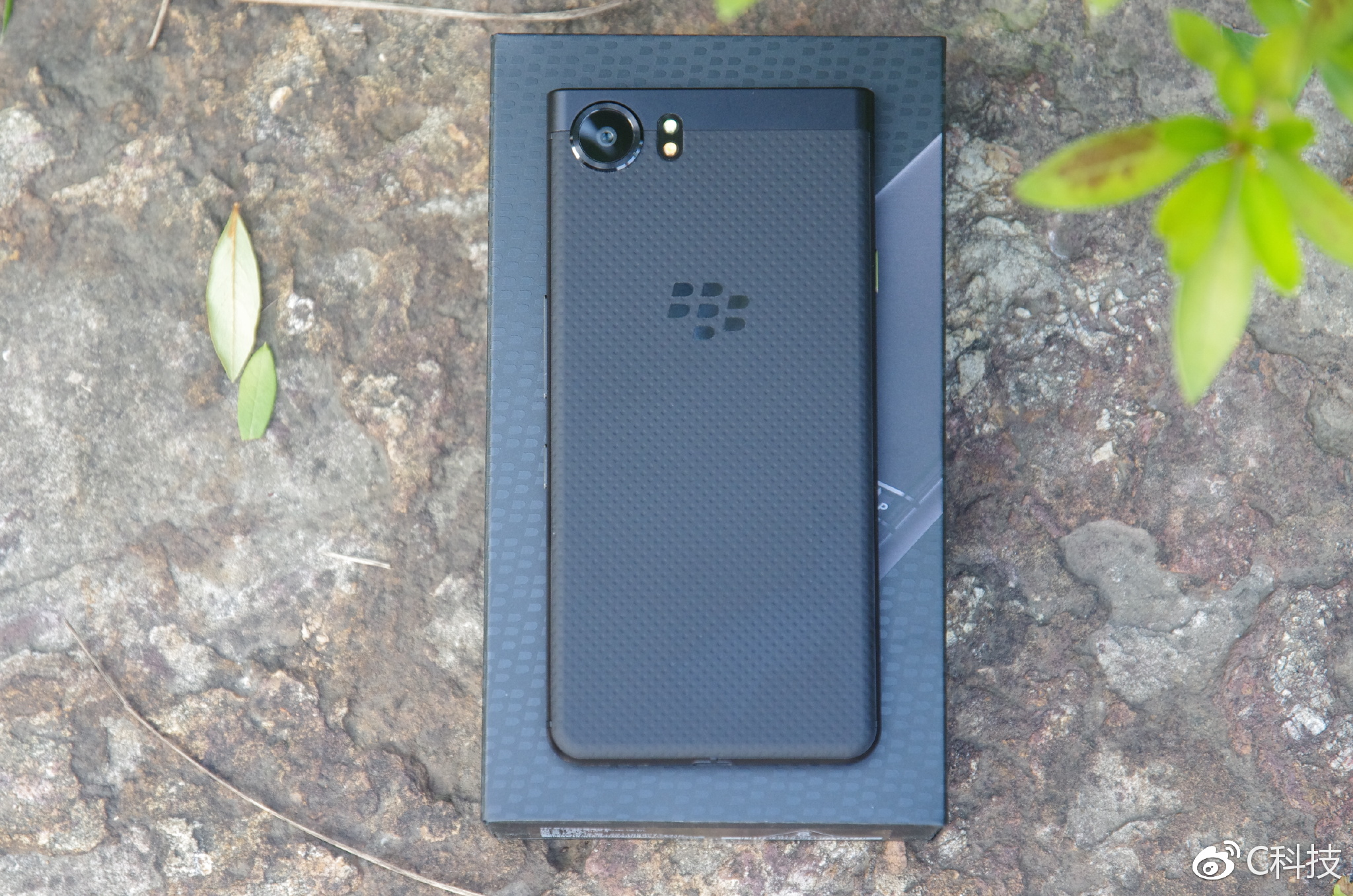 黑莓keyone国行版正式发布,全键盘真情怀黑莓keyone上手体验