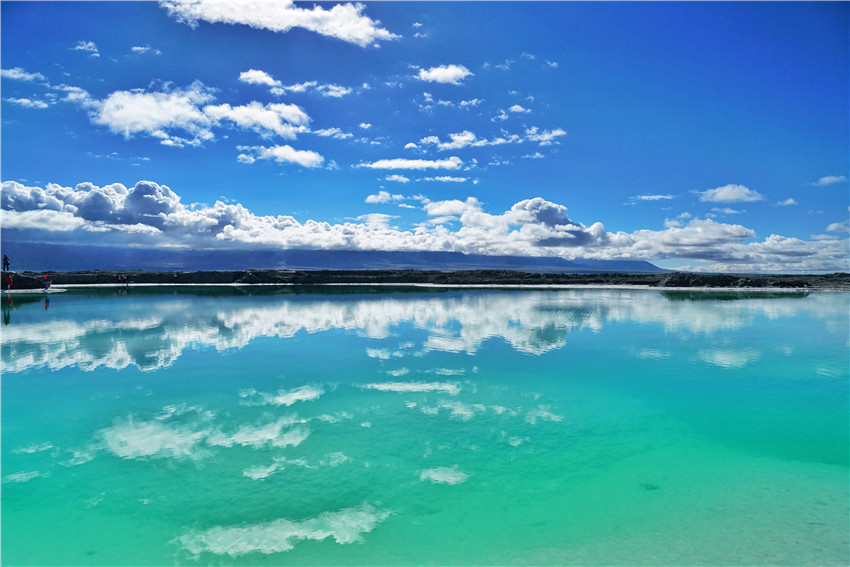 大柴旦翡翠湖美的像仙境,美丽的大柴旦翡翠湖宛如仙境