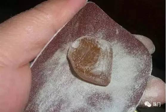 怎么防止蜜蜡氧化封蜡,如何防止蜜蜡开裂