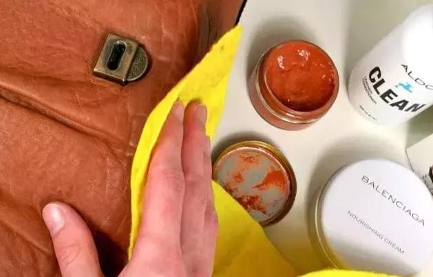 蟒蛇皮包如何保养护理,怎样护理皮具包包