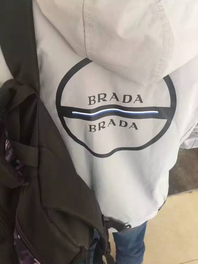 当你看到正品之后再看高仿,看见别人买正品就到处找淘宝同款