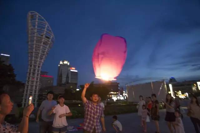 宁波中心地标天一广场15岁啦,哪张照片勾起你的回忆?