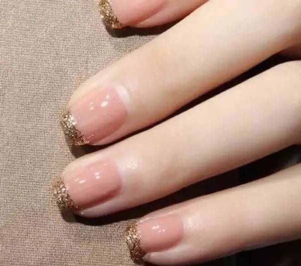 打个赌！看完这100款时髦美甲，你会种下一片草原