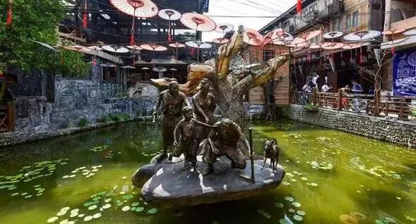 世界上有两个苦难的民族苗族,苗族是一个世界性民族