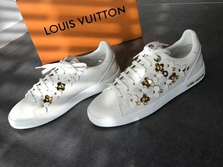 为LV小白鞋疯狂打call