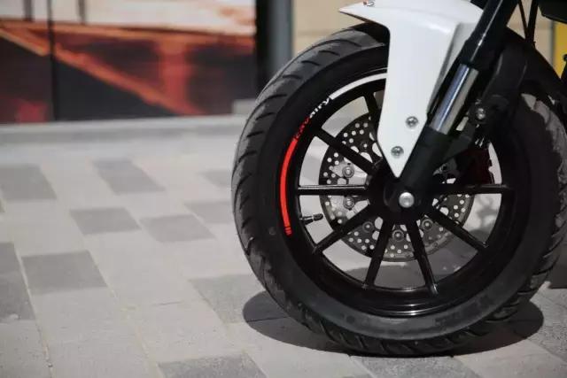 小幽灵ad125摩托评测,小幽灵ad125摩托车