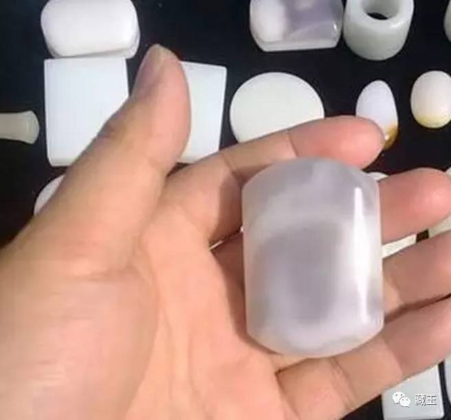 如何判断假翠青和田玉,精品翠青玉石造假