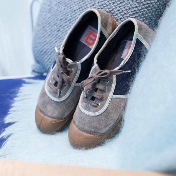 帆布鞋也能穿出女王风范,帆布鞋也能穿出高级感