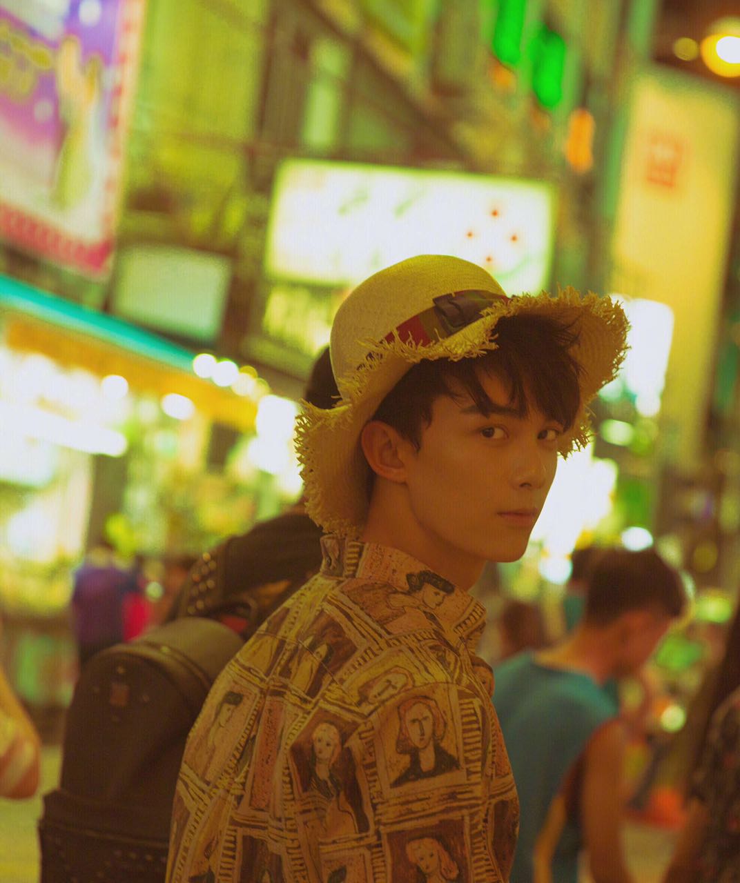 吴磊帅气撩人照 (吴磊少年阳光帅气)