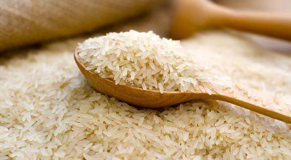 衣服被八四消毒液染了色怎么还原,衣服染了颜色怎么补救