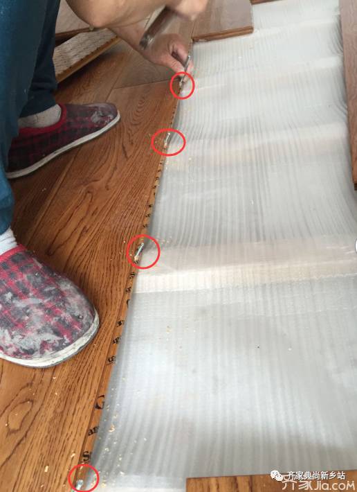 工地直播间施工视频,木地板施工现场视频