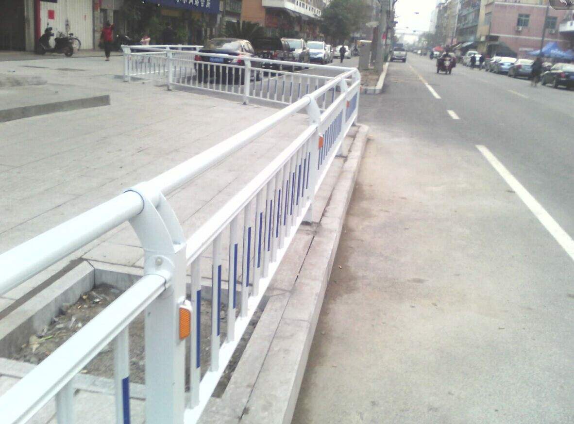 市政道路护栏热镀锌,喷塑市政护栏