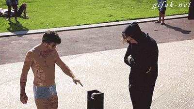 为什么你们男人都喜欢把TT放在枕头底下,男友看了我一眼就走了!