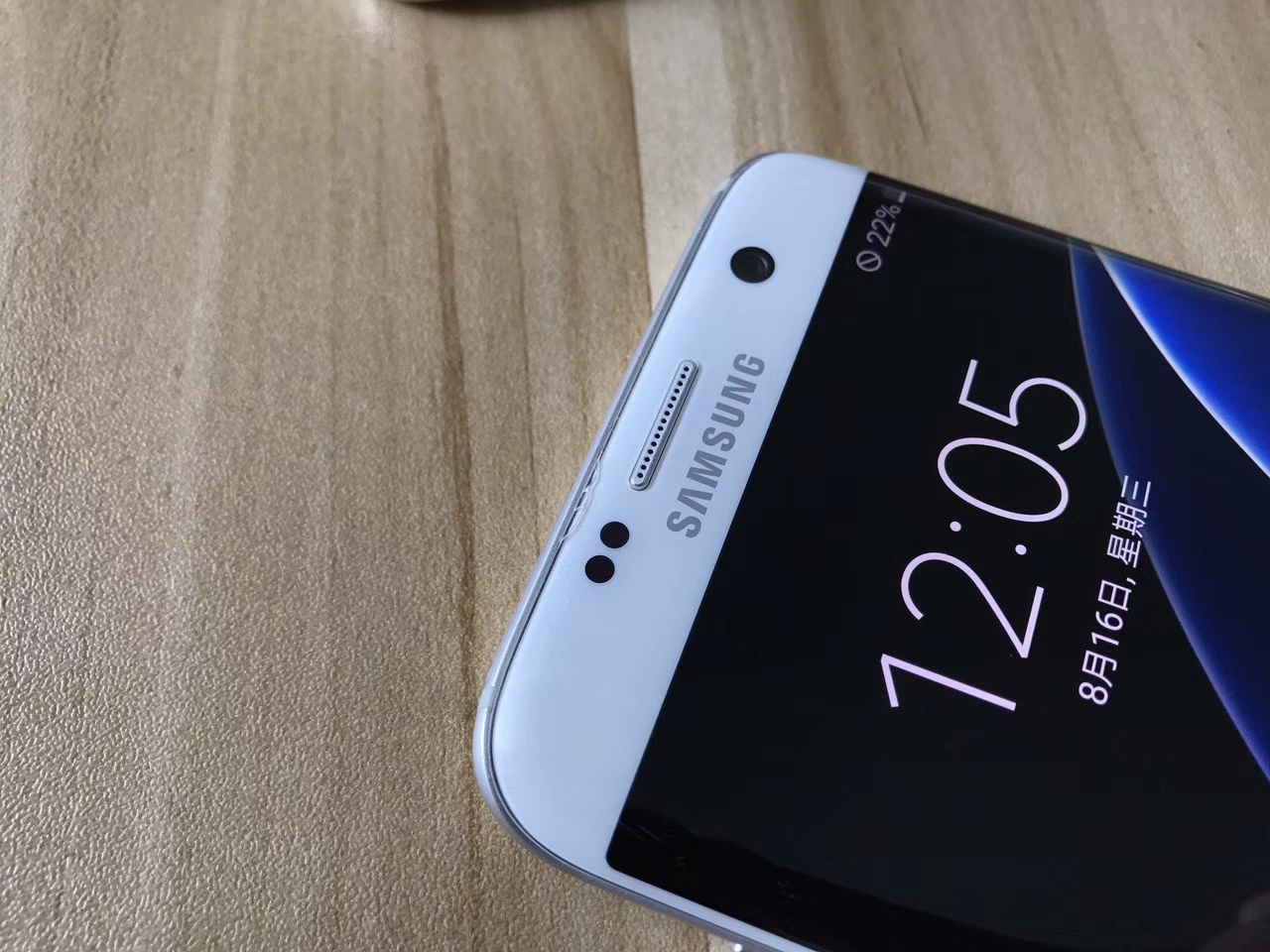 二手三星s7edge多少元,三星s7edge金色真机图