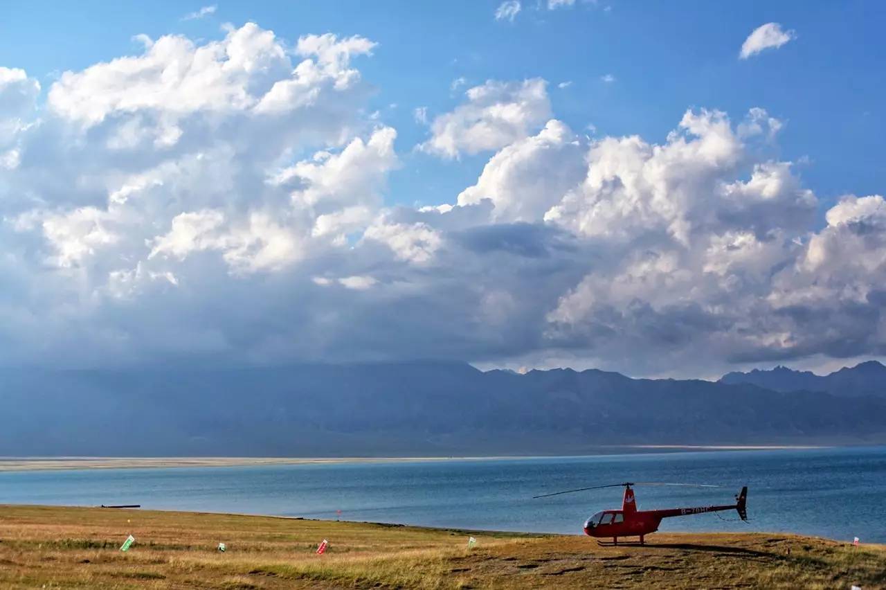 大手牵小手我们一起走,大手牵小手我们一起走图片