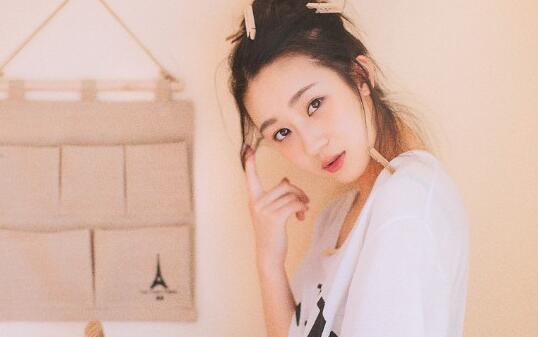 网上泡妞开场白教程看了不会你是猪吗?