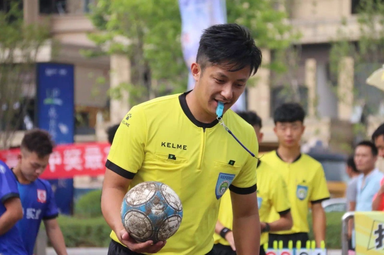 看完这一篇，如果你爱上沙滩足球，我们可不负责