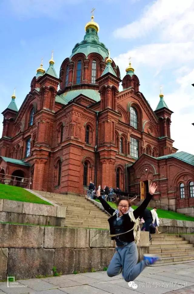 她单枪匹马从杭州出发,开着开着到了非洲腹地