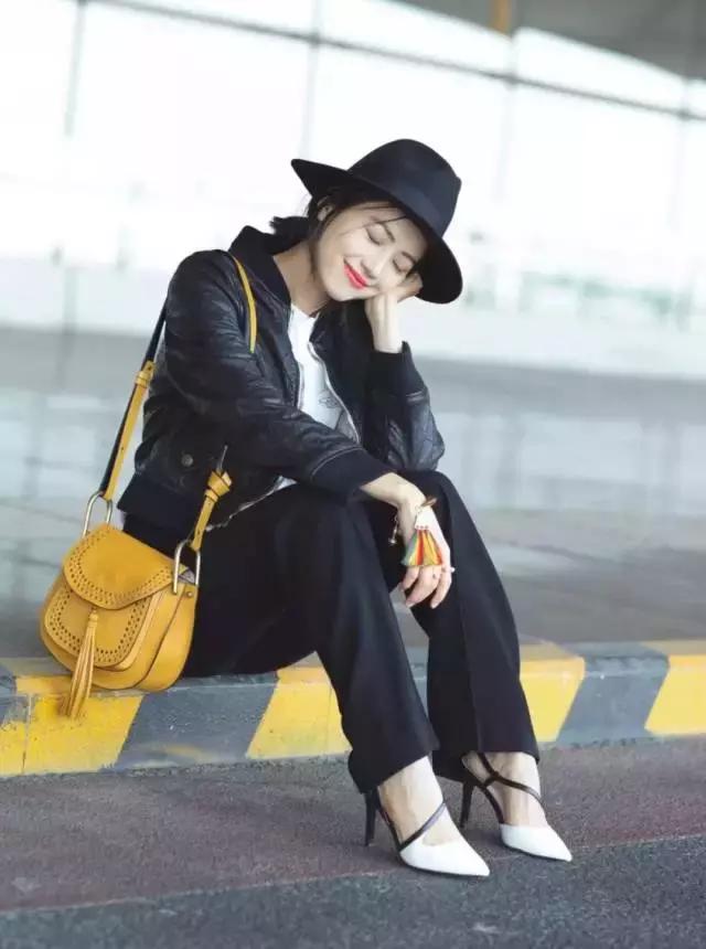 明星尬拍名场面,明星机场撞柱子尬舞