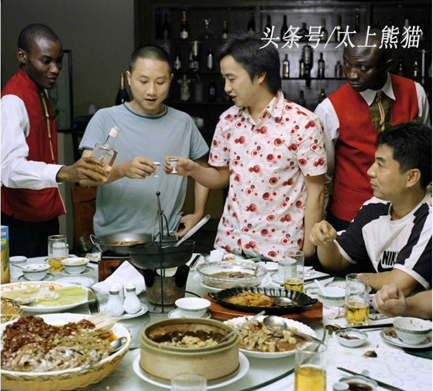 《战狼2》于谦精彩演绎非洲奸商,瞅瞅华人在非洲到底有多挣钱?