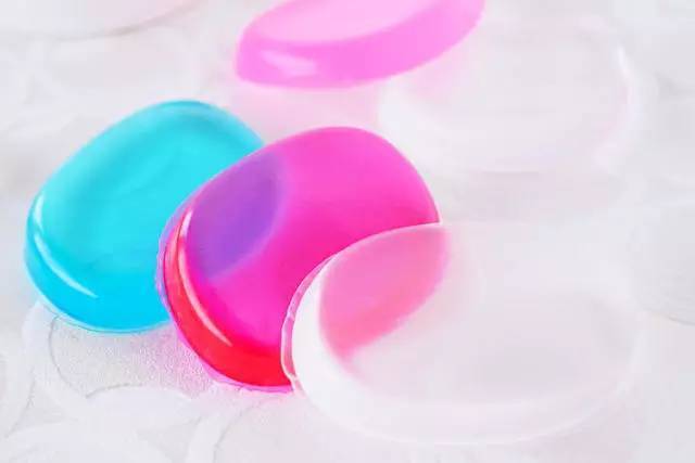 硅胶粉扑的优点和缺点,粉扑是硅胶的好用还是海绵的好用