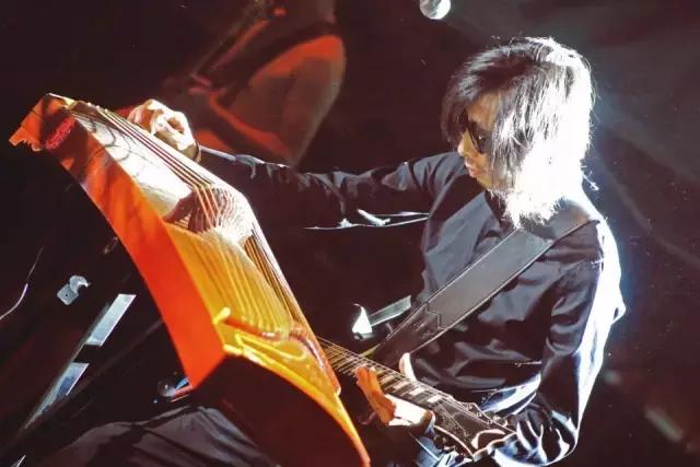 谢天笑我无法拥抱你,谢天笑消失在黑夜里