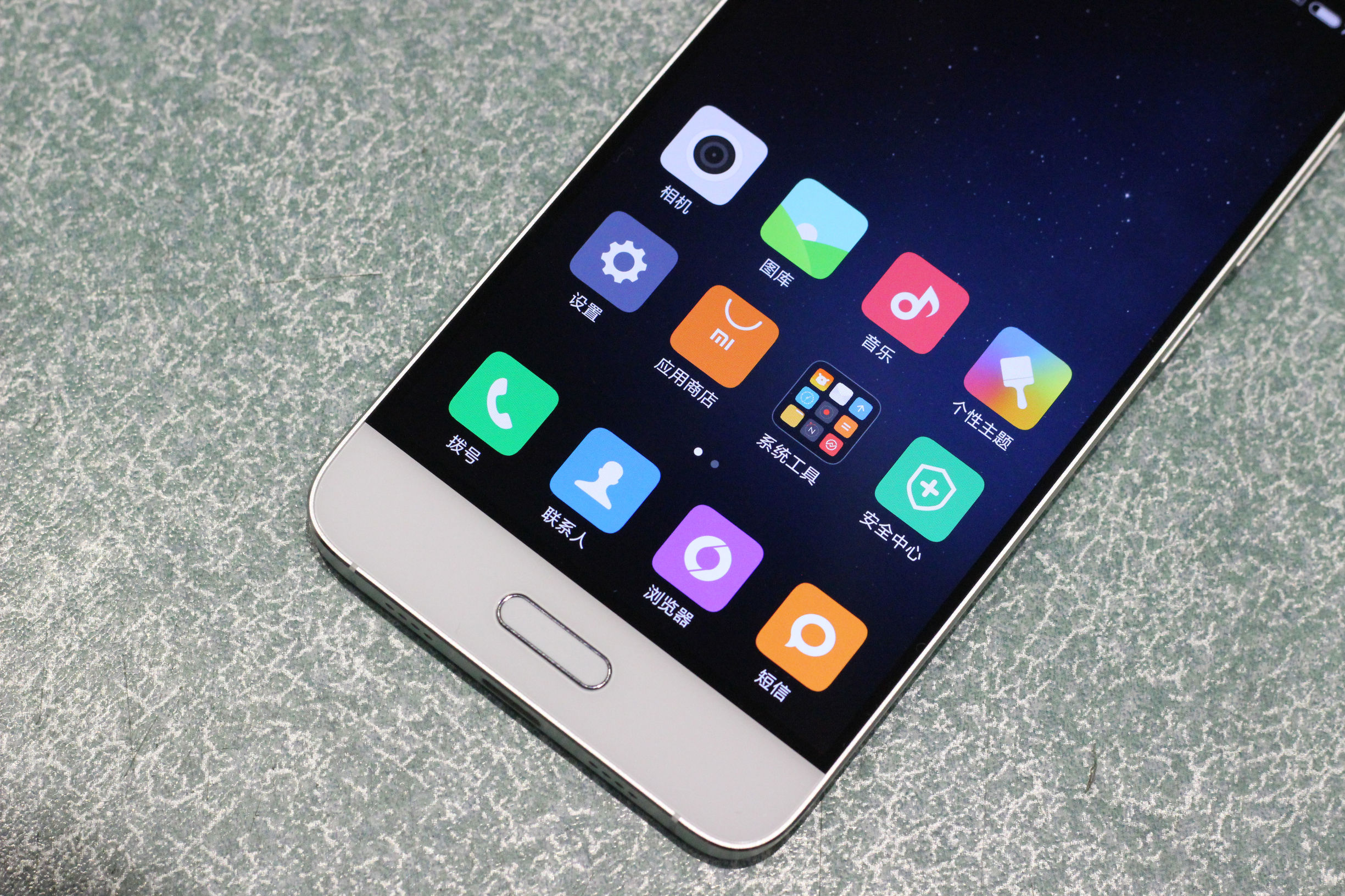 小米5阳光屏,小米5色彩浓艳