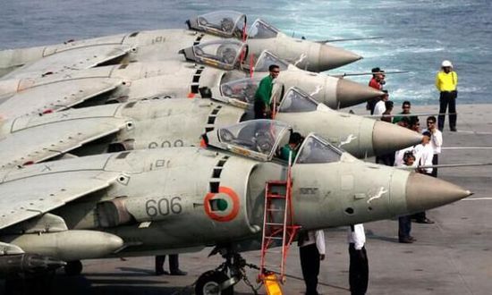 印度航母舰载机坠毁,印度航母摔飞机