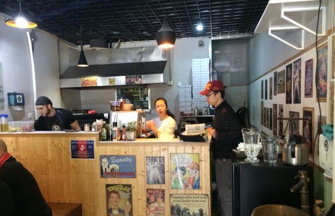 每个饥寒交迫的晚上,一块披萨就能让我荡漾