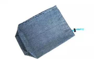 旧牛仔裤改造收纳袋教程,废旧牛仔裤手工改造收纳袋的做法