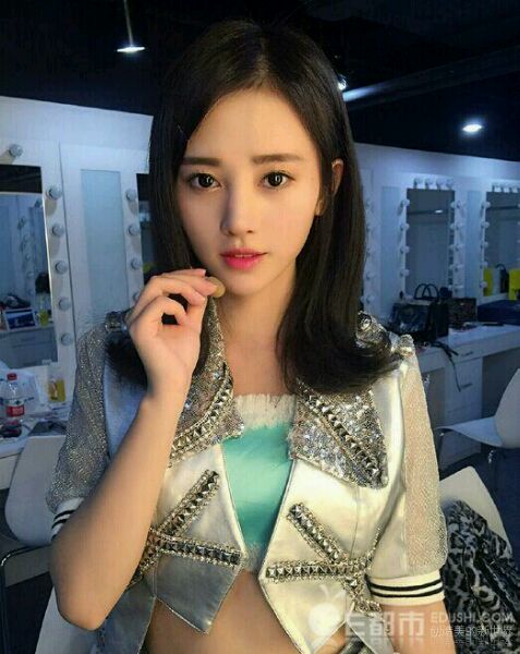 娱乐圈90后小花你更看好谁（二）