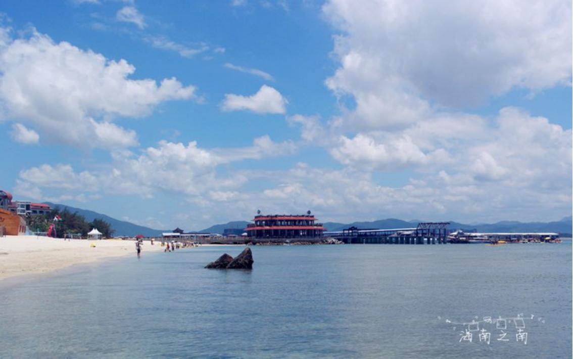 穿过云海后的美景,穿过云海看美景