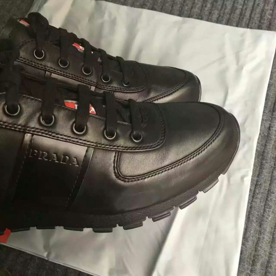 普拉达大金刚 酷毙了的鞋子 你不来看看？