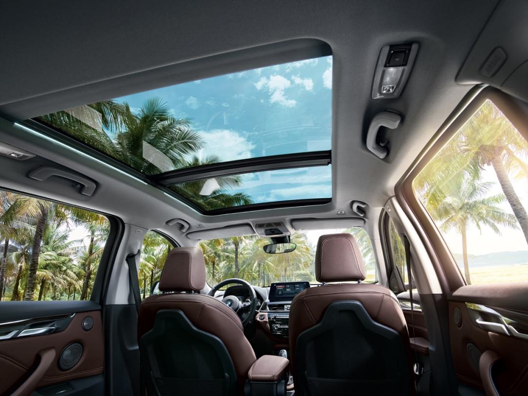 宝马的字母代表的含义,宝马标志的含义象征