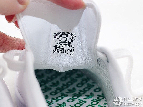 adidas小白鞋stansmith,断码品牌adidas运动鞋直播秒杀