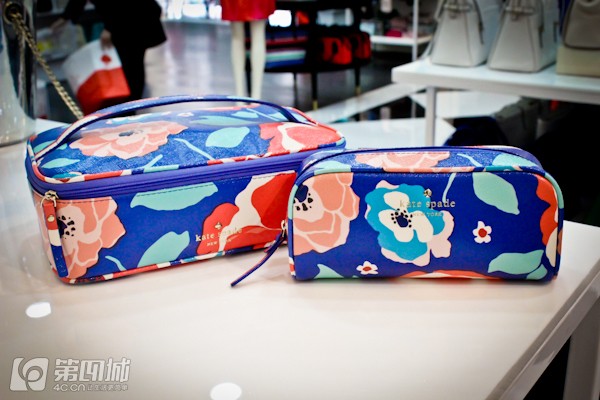 有折扣丨没买新包新鞋新衣服的，都奔这儿去了！