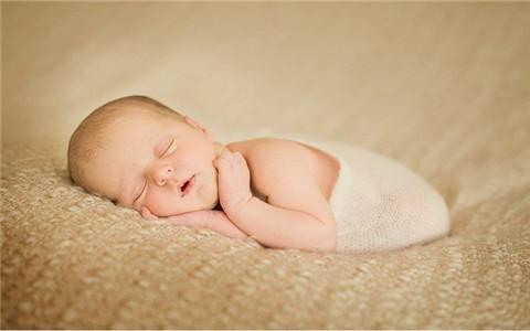 怀孕7个月胎动少检查胎心正常,怀孕7个多月了胎动少是怎么回事