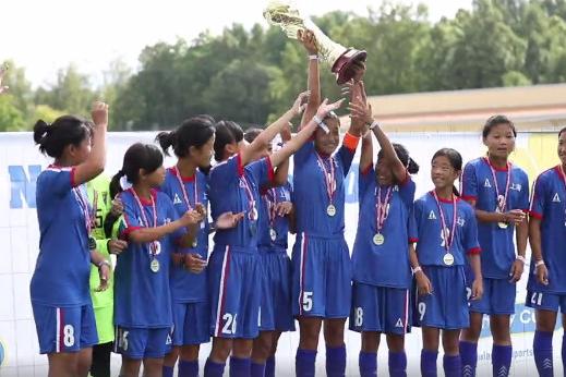 中国女足5分钟狂轰巴西,中国女足狂轰球门