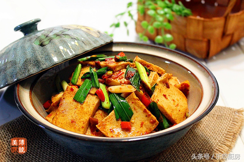 豆腐鸡蛋下饭的做法,用豆腐和鸡蛋做超下饭的传统美食