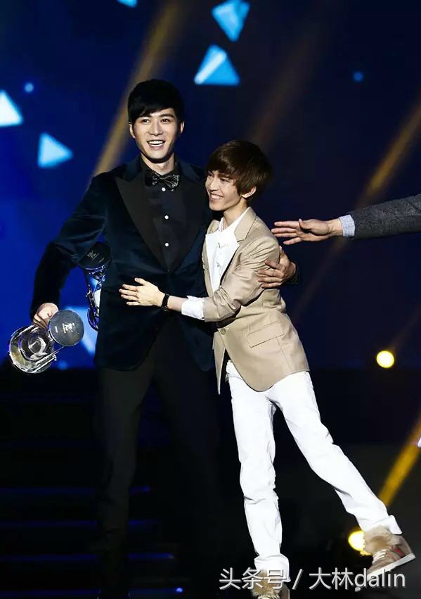 李枫曝郭敬明料扒出朱梓骁和陈学冬，网友：王思聪坐实预言家身份