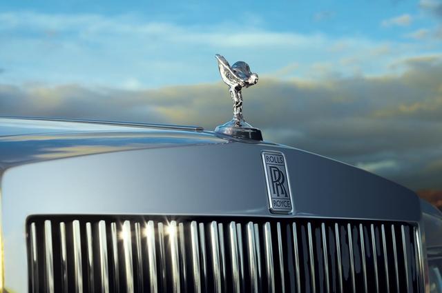 为什么劳斯莱斯的车标永远向上,为什么劳斯莱斯的车标不怕偷呢