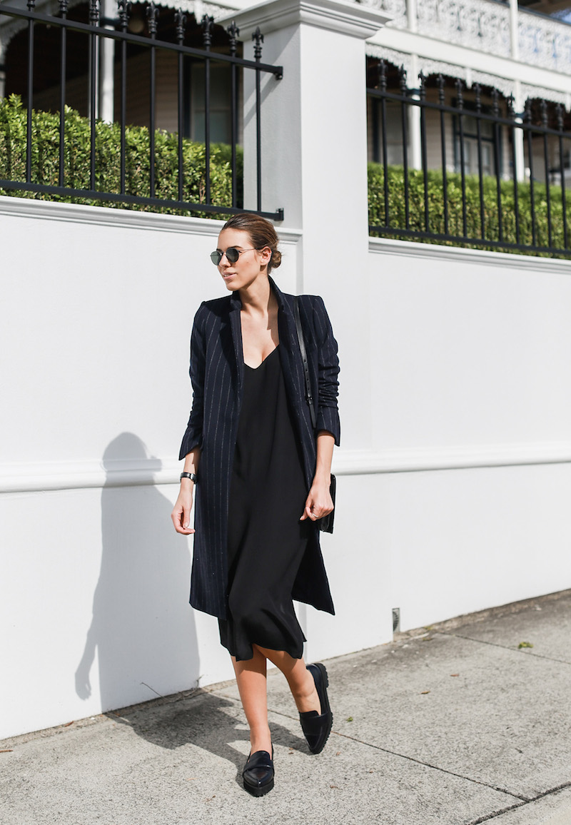 风靡时尚圈的slipdress，普通人应该怎么穿