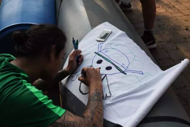 海外拉练日记(二):自制皮划艇大赛high翻全队附海量图集